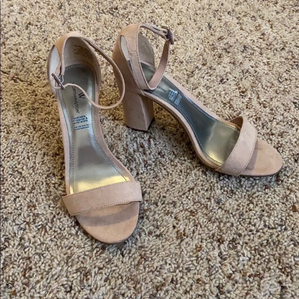 Worthington tan block heels. NWOT.